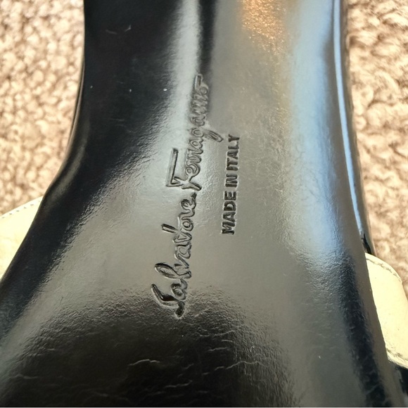 Salvatore Ferragamo Patent Leather Slides Sandals Two Tone Kitten Heel - Picture 9 of 12